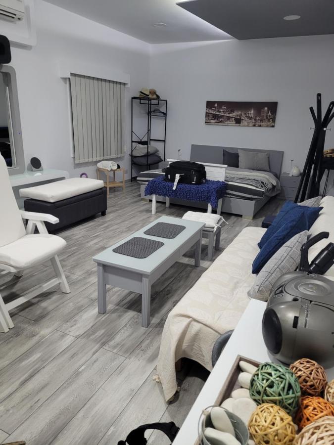 Deluxe Yiota'S Studio ! Klorakas المظهر الخارجي الصورة